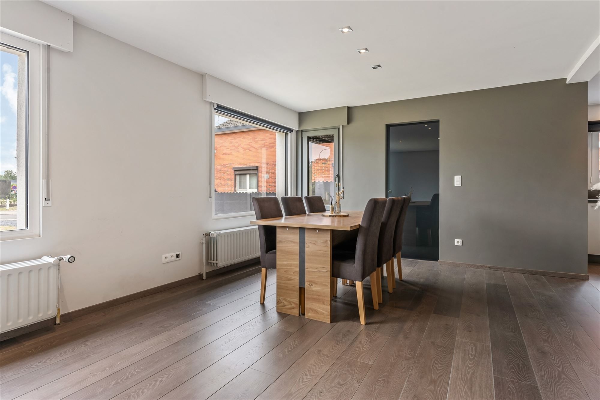 VOLLEDIG GERENOVEERDE WONING MET 2 SLAAPKAMERS GELEGEN OP EEN RUIM PERCEEL VAN 12A10CA TE BERKENBOS IN HEUSDEN-ZOLDER foto 6