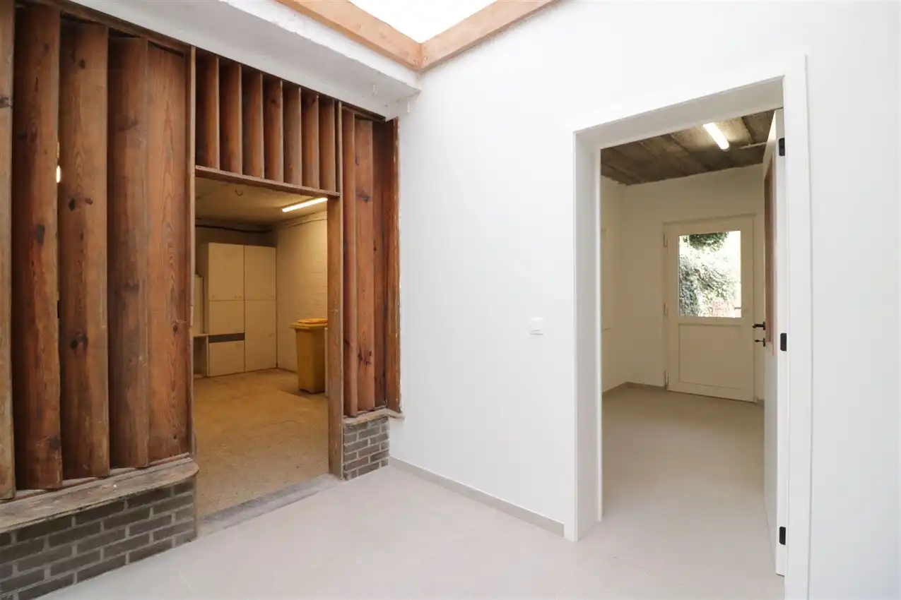 Gerenoveerde woning met 4 slpk, tuin, garage foto 35