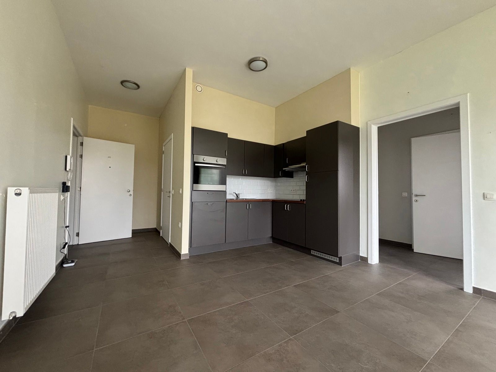 TE KOOP: Zeer mooie Serviceflat 2 SLAAPKAMERS en terras! foto 4