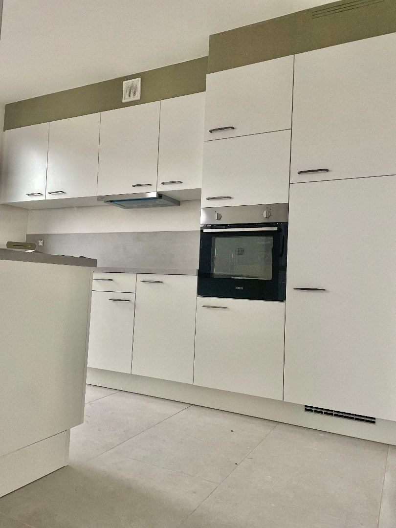 Nieuwbouwappartement met 2 slaapkamers, groot terras en een garage foto 3