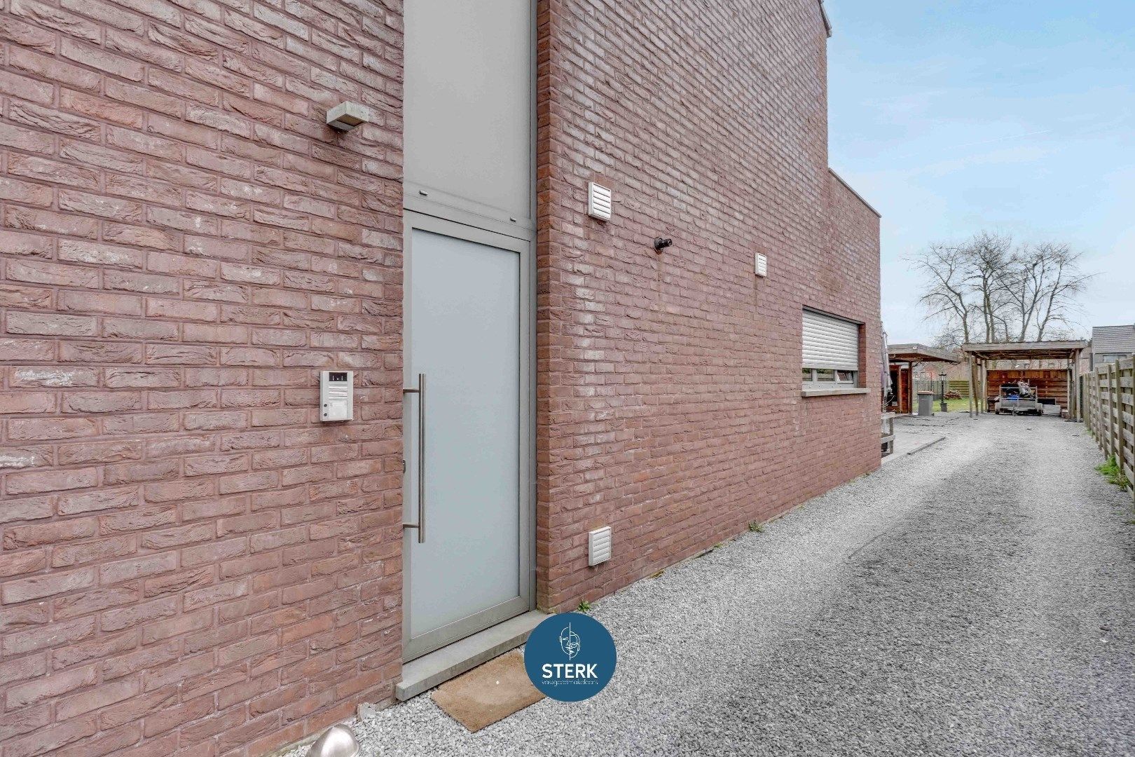 INSTAPKLAAR DUPLEX-APPARTEMENT MET ZOLDER TE MAASMECHELEN !  foto 5