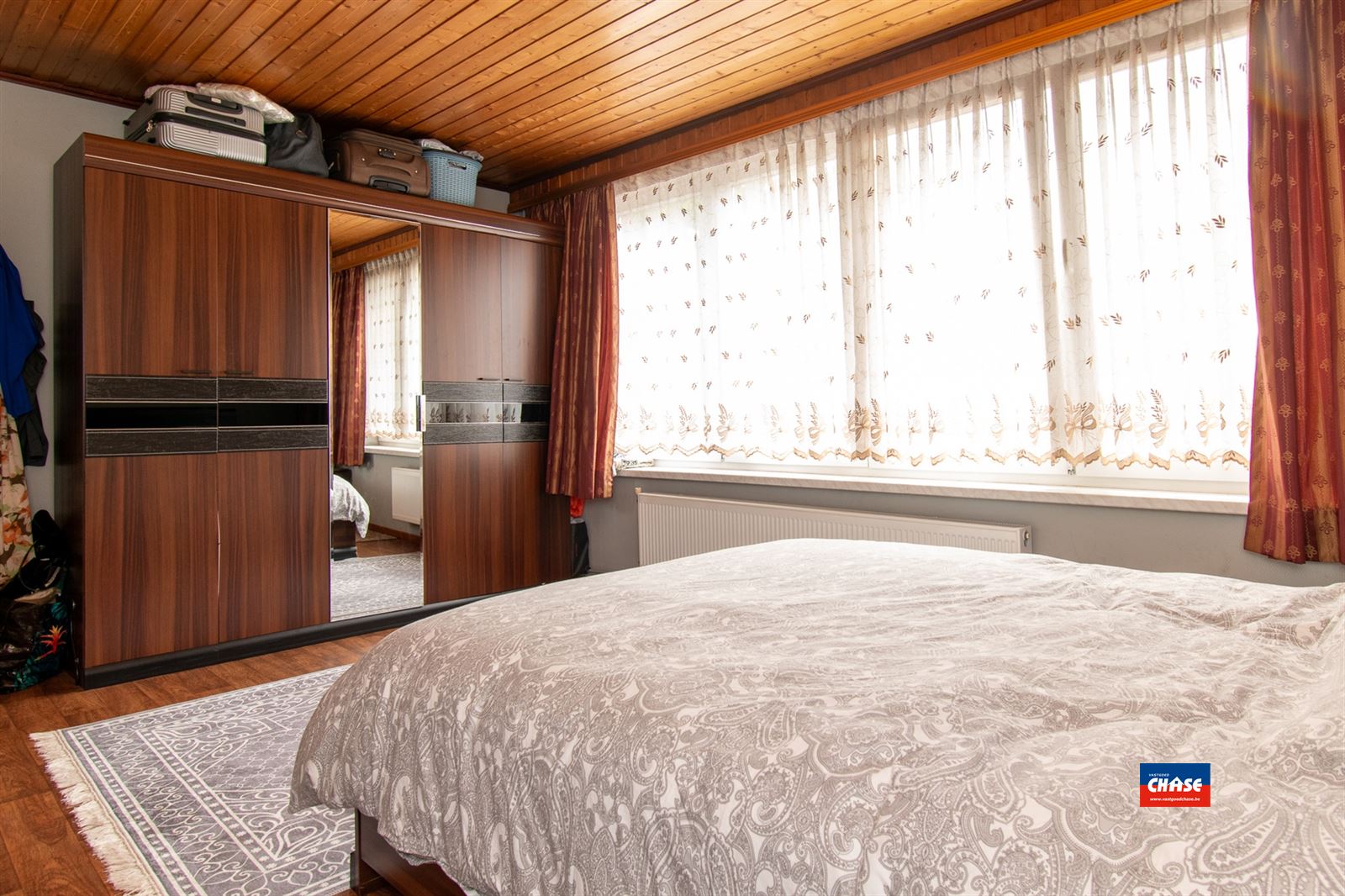 Gerenoveerde rijwoning met 4/5 slaapkamers en grote tuin foto 20