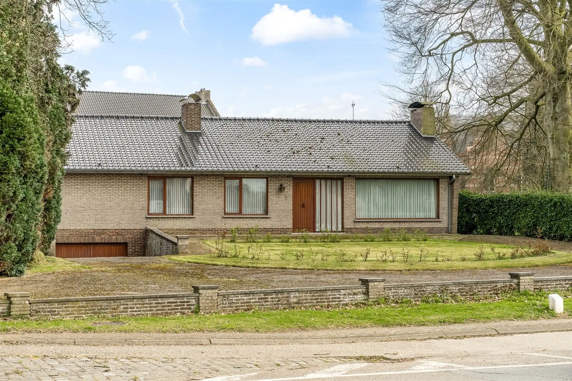 OP TE FRISSEN GELIJKVLOERSE WONING MET 3 SLAAPKAMERS OP EEN RUIM PERCEEL IN HET CENTRUM VAN OOSTHAM foto 25