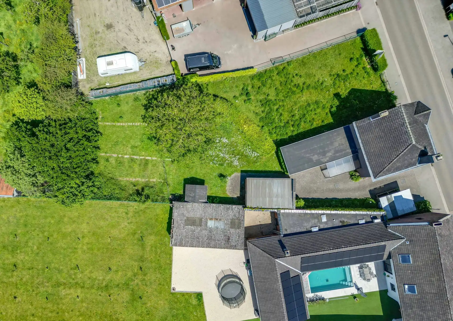Ruime gezinswoning met 3 slaapkamers, garage en tuin foto 21