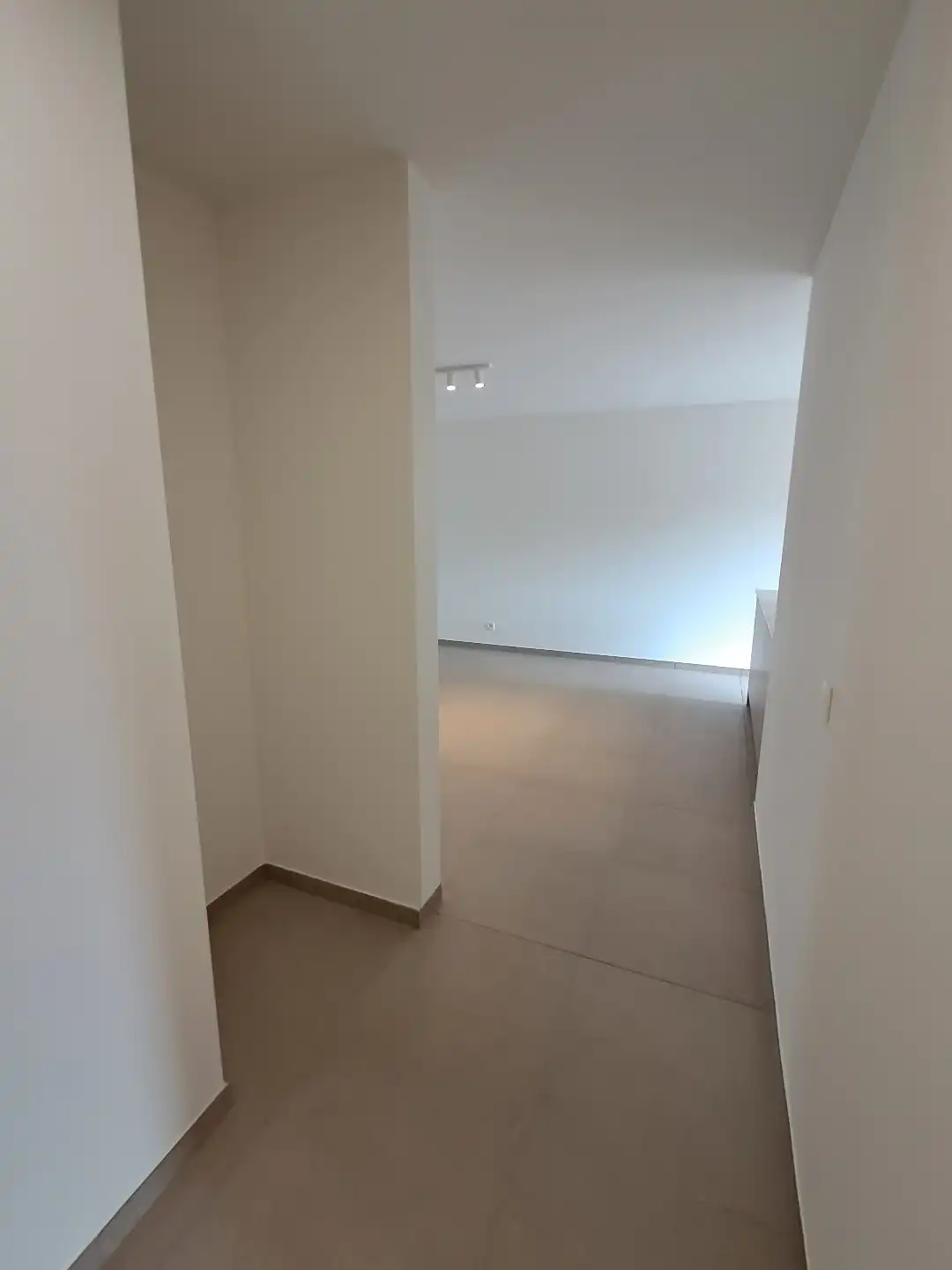 Gelijkvloers appartement met tuin te Sijsele! foto 2