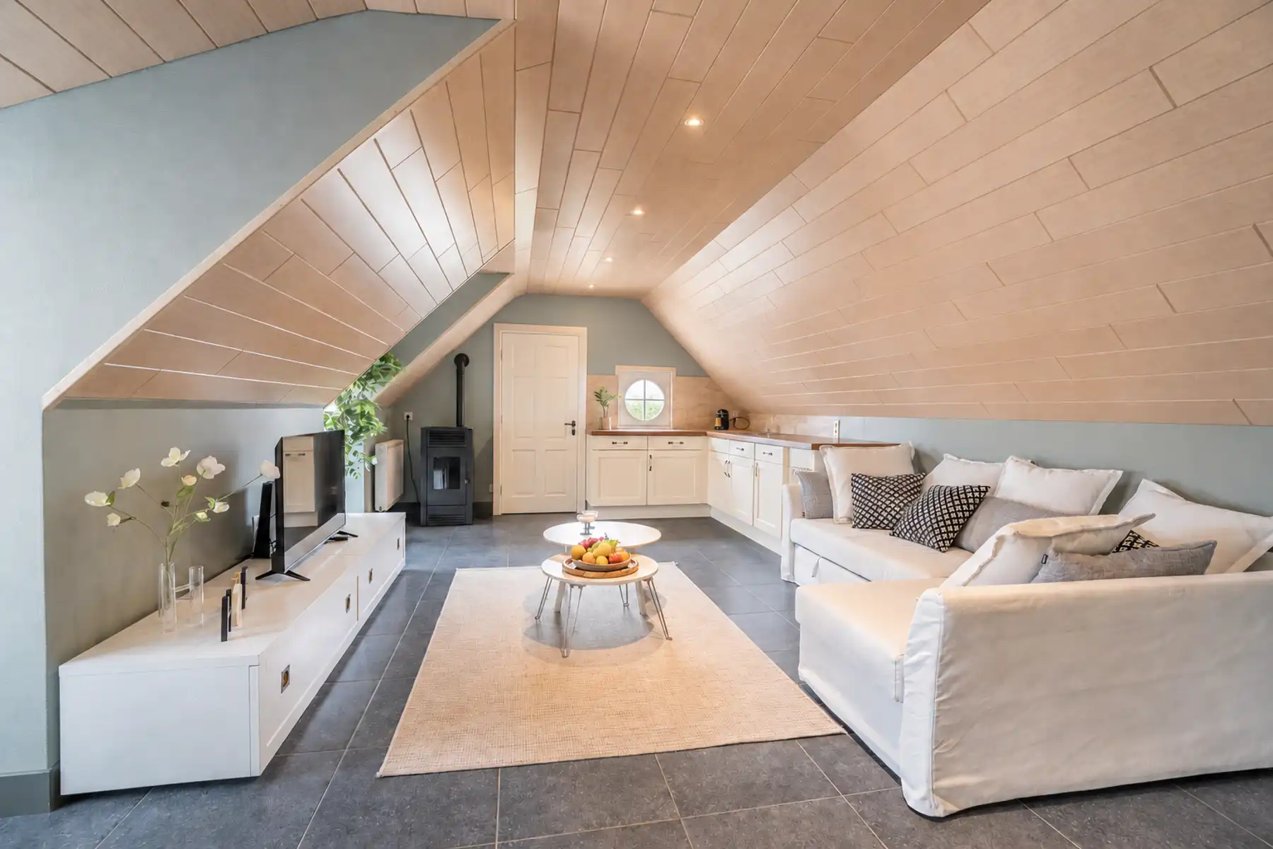 Ruime villa te koop in Dilbeek vrij beroep/ kangoeroewonen foto 30