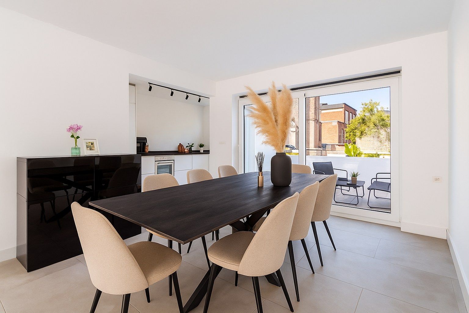Instapklare bel-etage op rustige locatie  foto {{pictureIndex}}