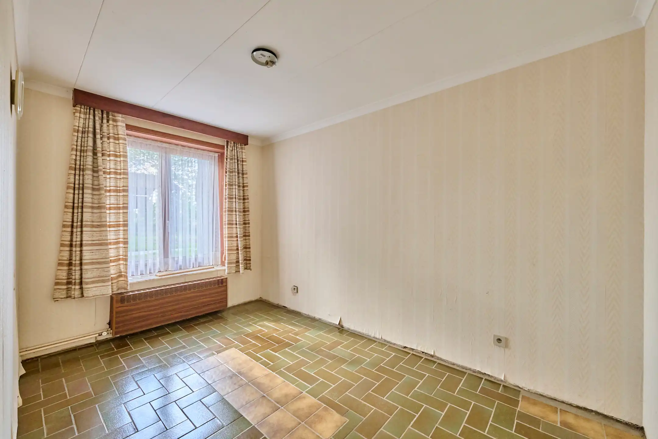 TE RENOVEREN WONING MET VEEL MOGELIJKHEDEN OP 3HA 54A38 CA foto 19