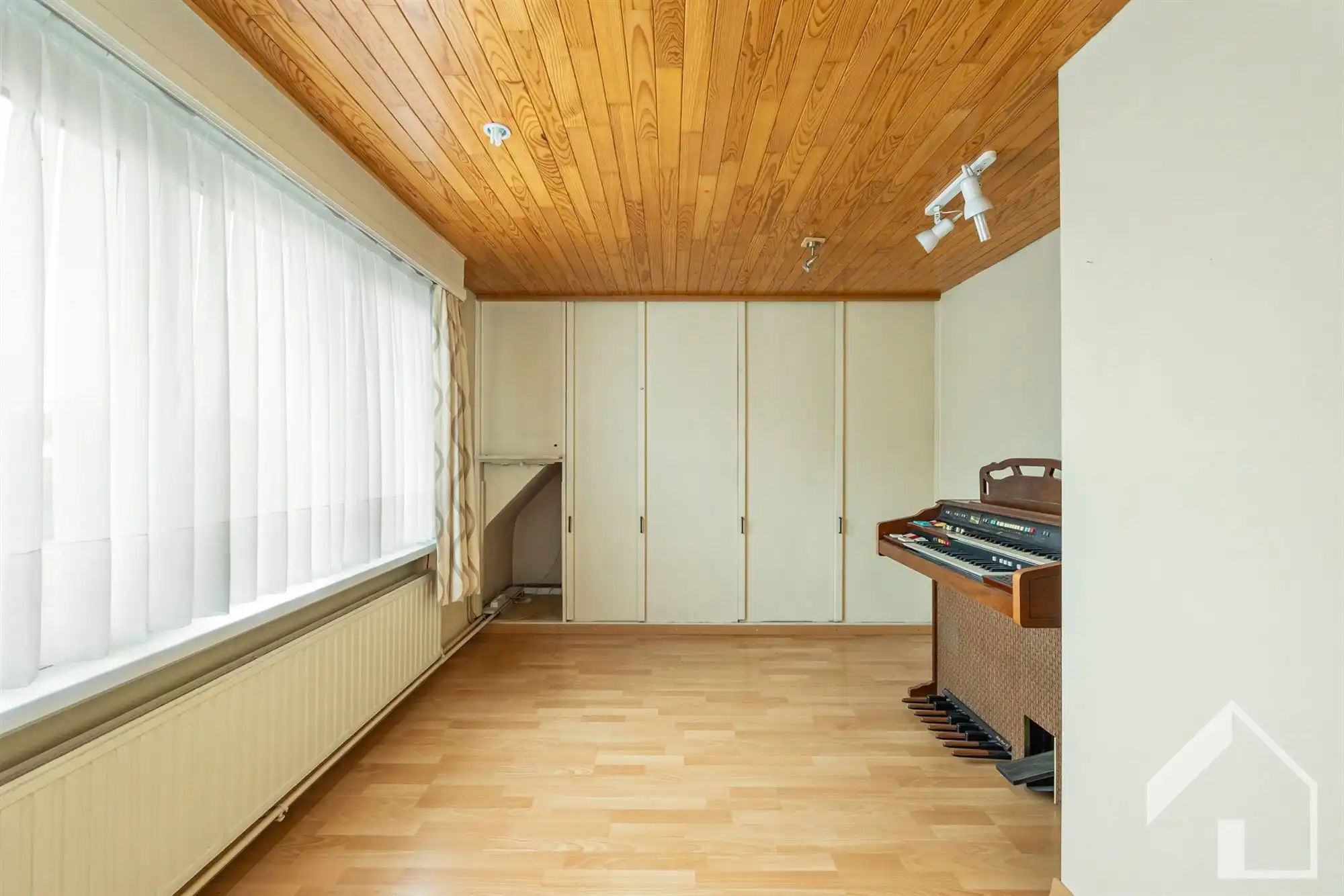 Open bebouwing met 4 slaapkamers! foto 17