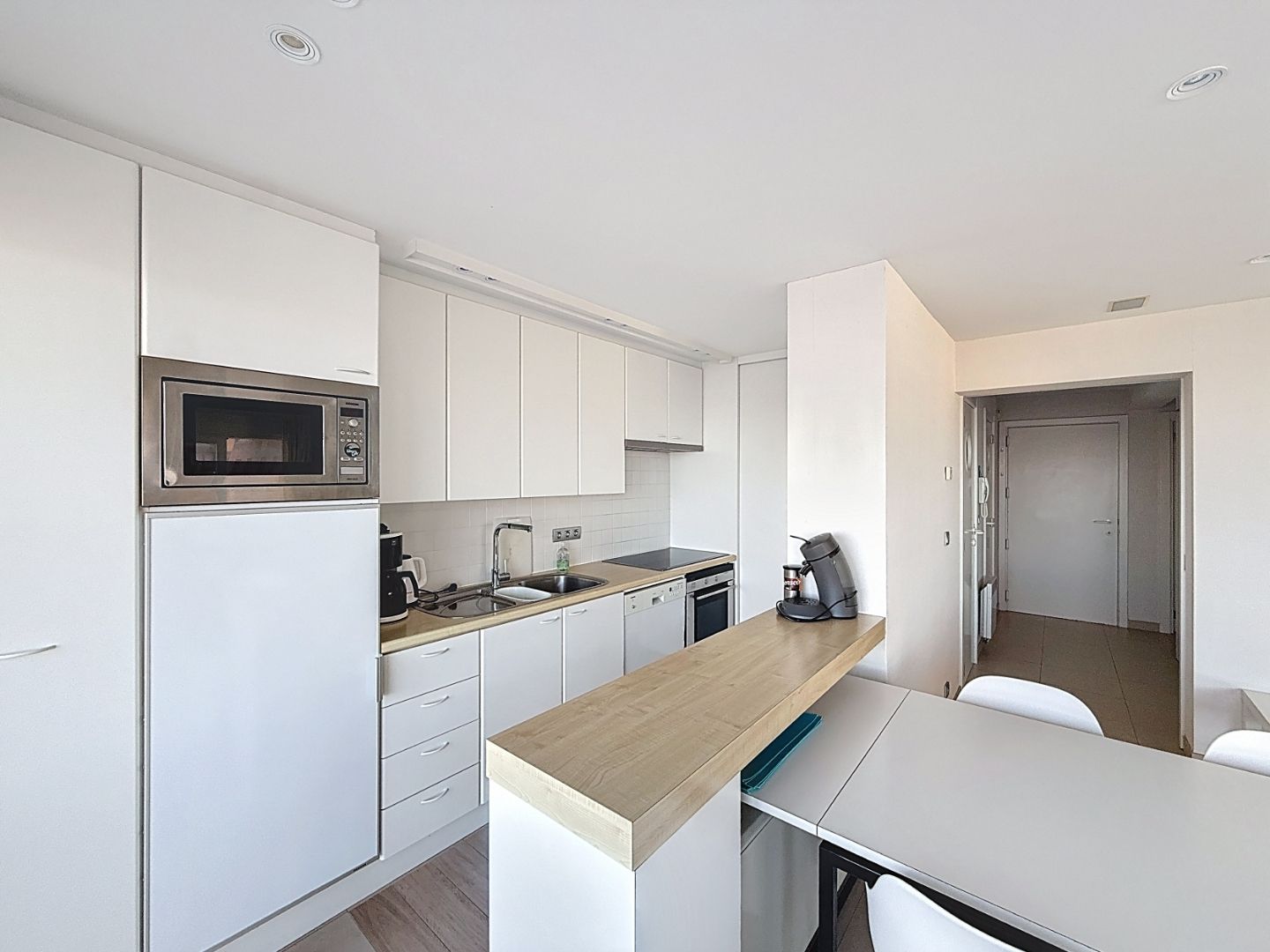Ruim hoekappartement met zicht op zee foto 4