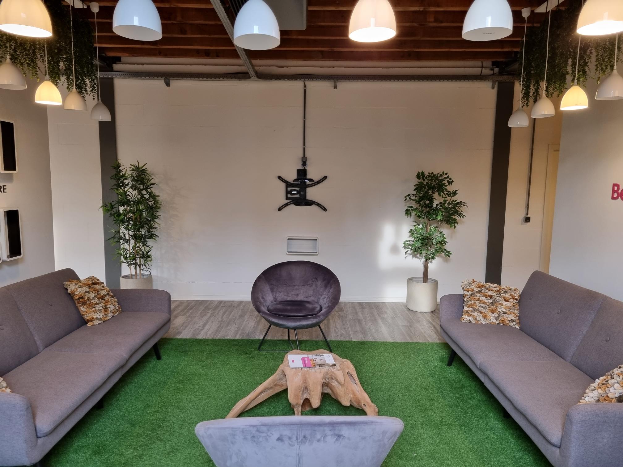 Kantoor (170m²) / opslagruimte ( 50m²) Sint-Niklaas foto 3