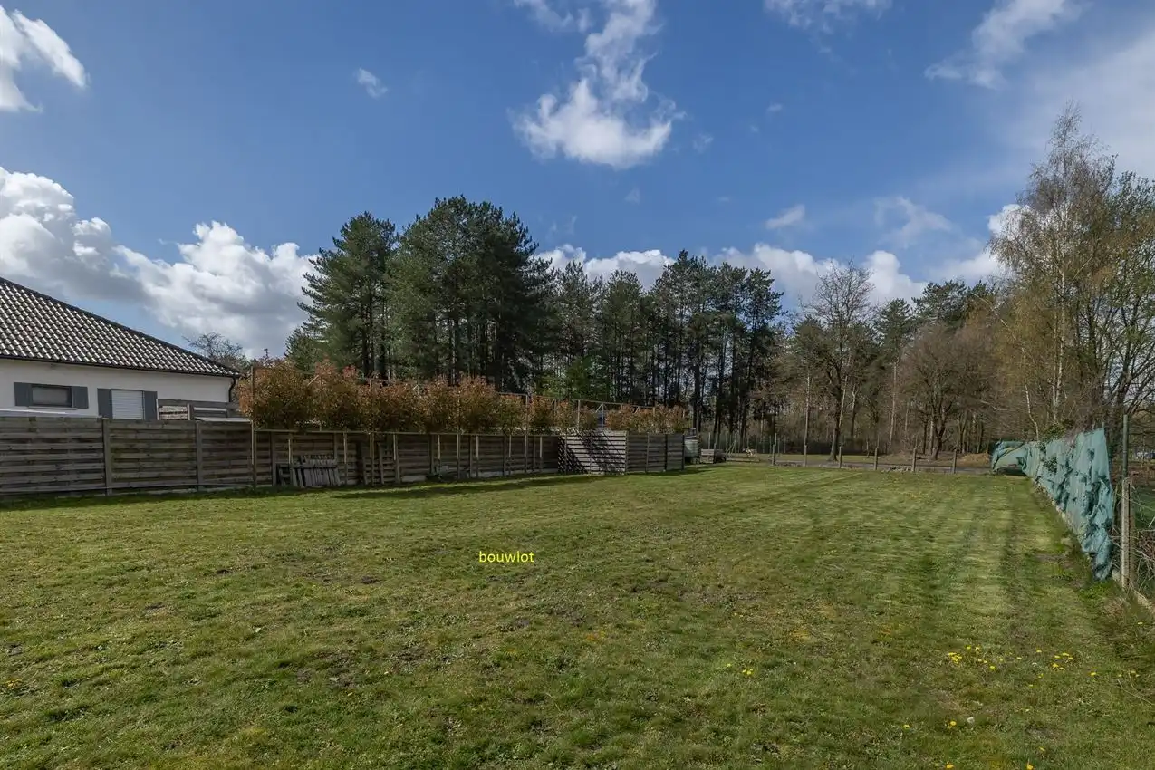 Villaperceel met klasse,  residentieel wonen omringd door groen. foto 3