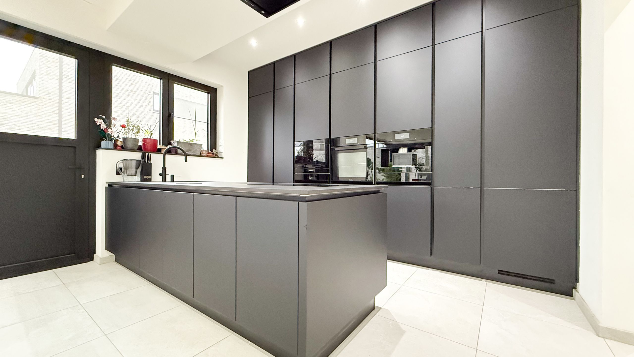 Exclusieve villa met hoogwaardige afwerking Genk! foto 12