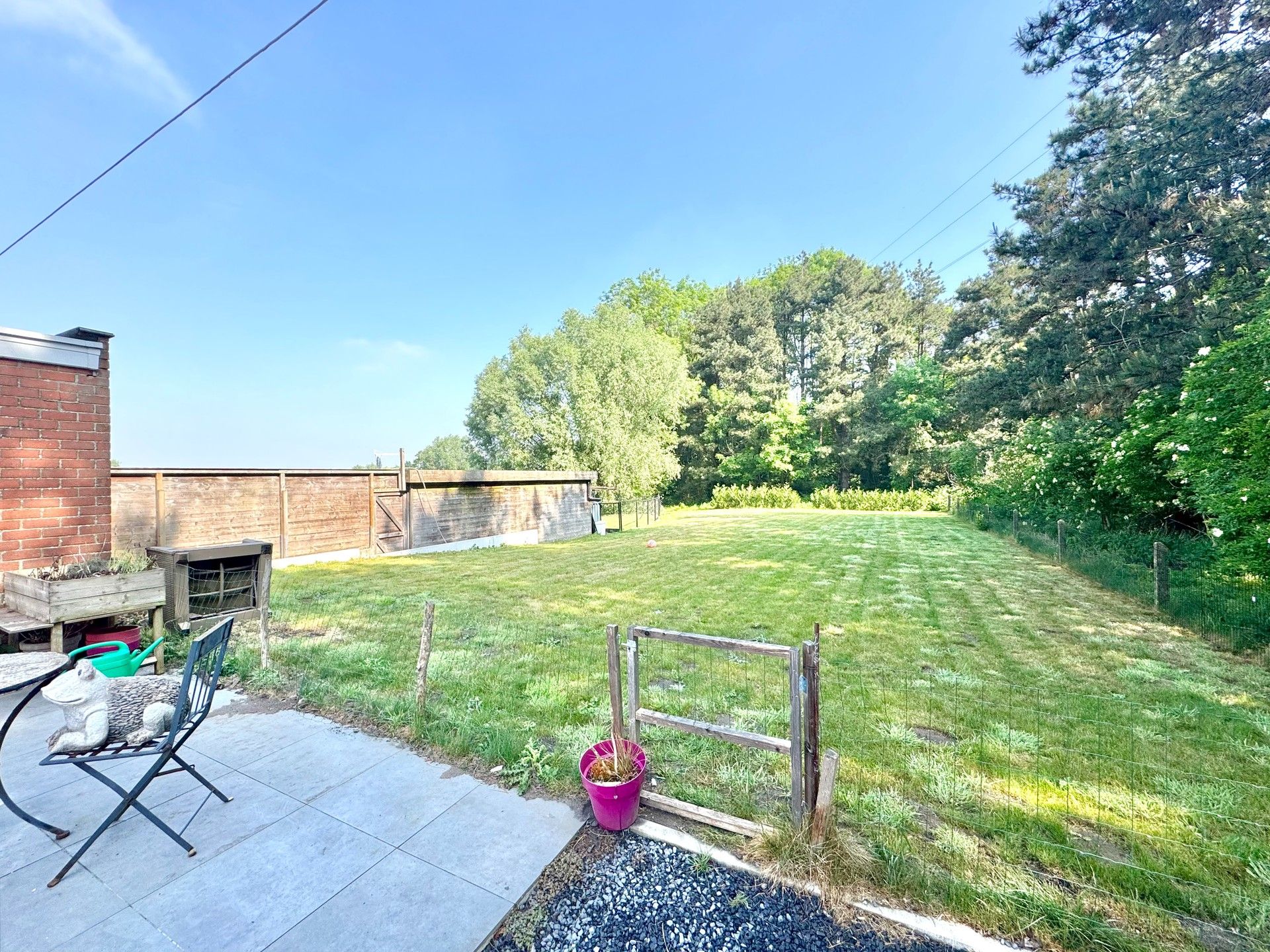 LANDELIJK GELEGEN HALFOPEN WONING foto 3