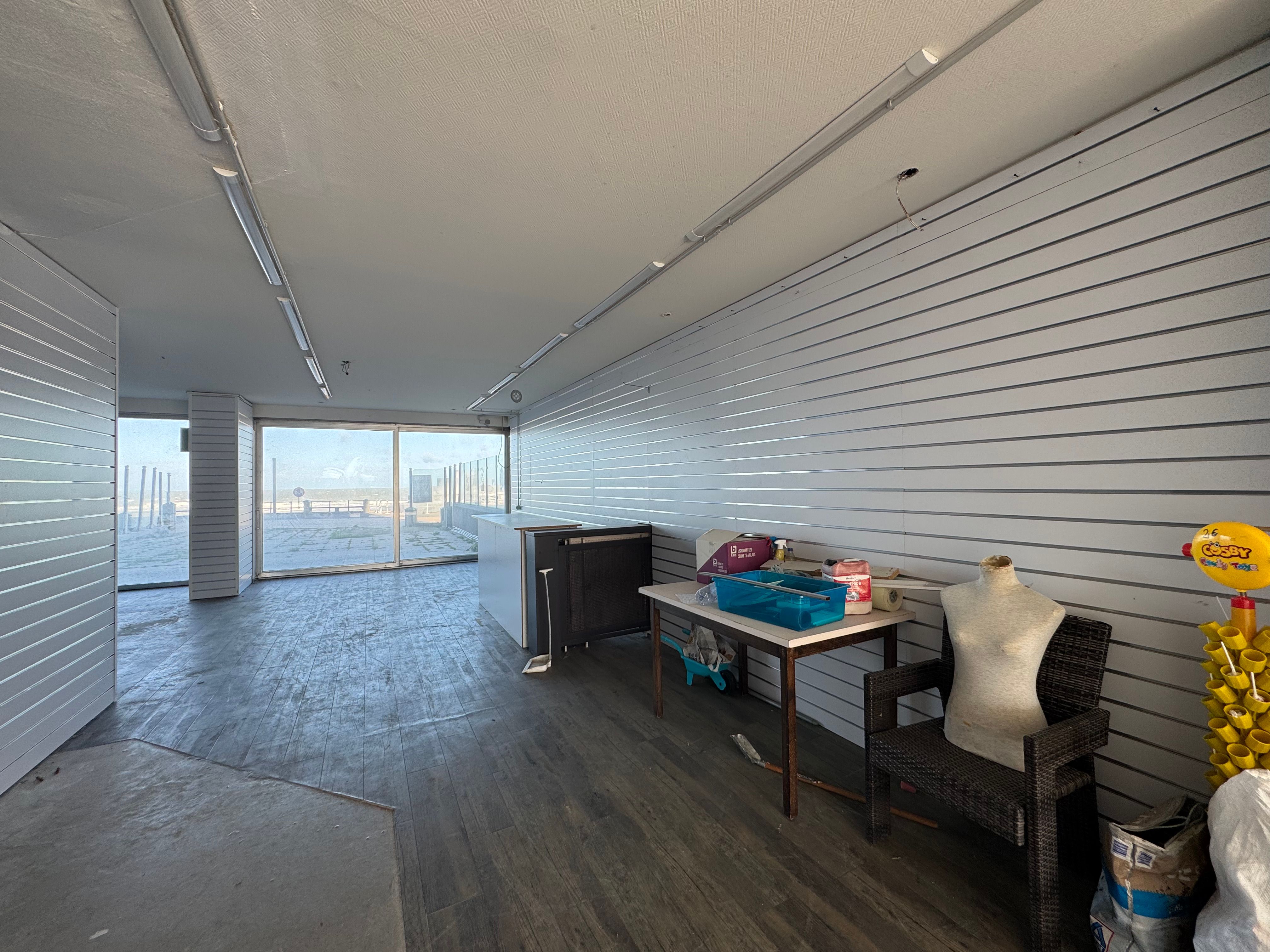 Handelsgelijkvloers 235m² Zeedijk foto 4