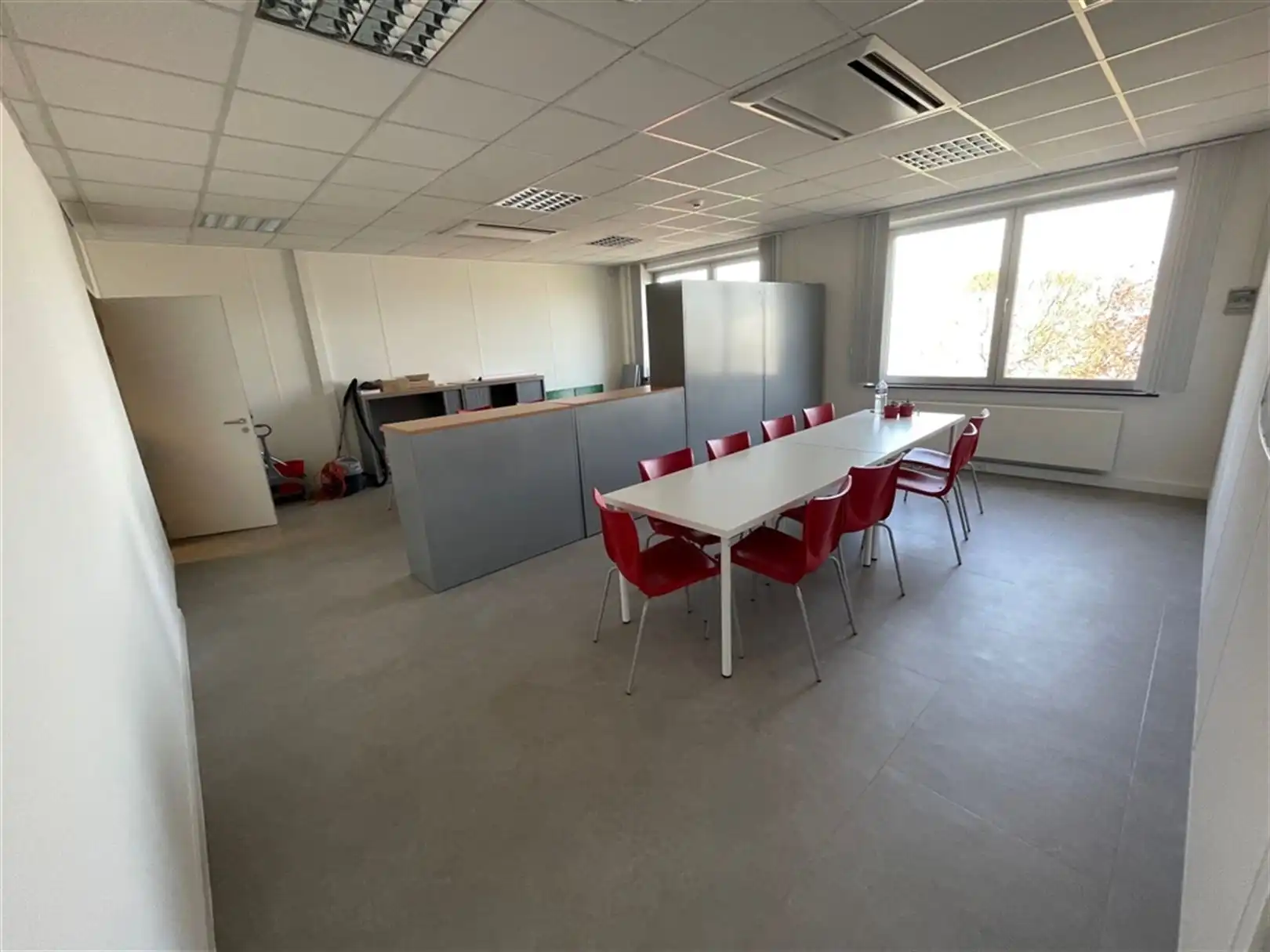 Kantoorgebouw foto 13