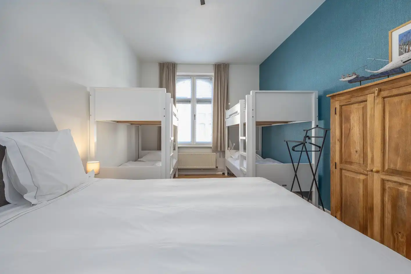 MAGISTRAAL HERENHUIS IN HET CENTRUM VAN NIEUWPOORT-STAD – OFFICIËLE 4-STERREN VAKANTIEWONING MET APPARTEMENT, INKOMSTEN EN 2 GARAGES foto 25