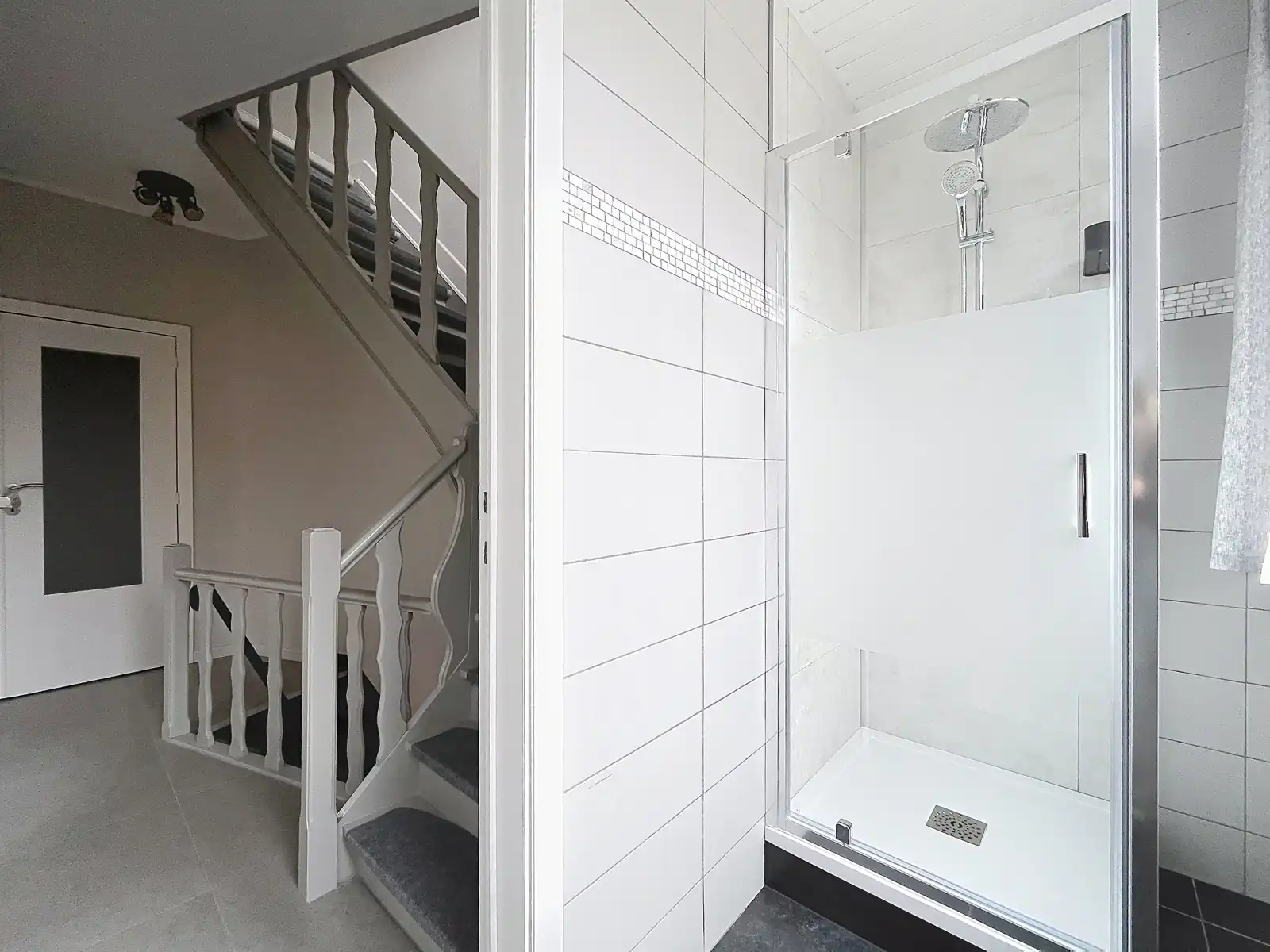 Rijwoning met 3 slpks en koer nabij het centrum foto 9