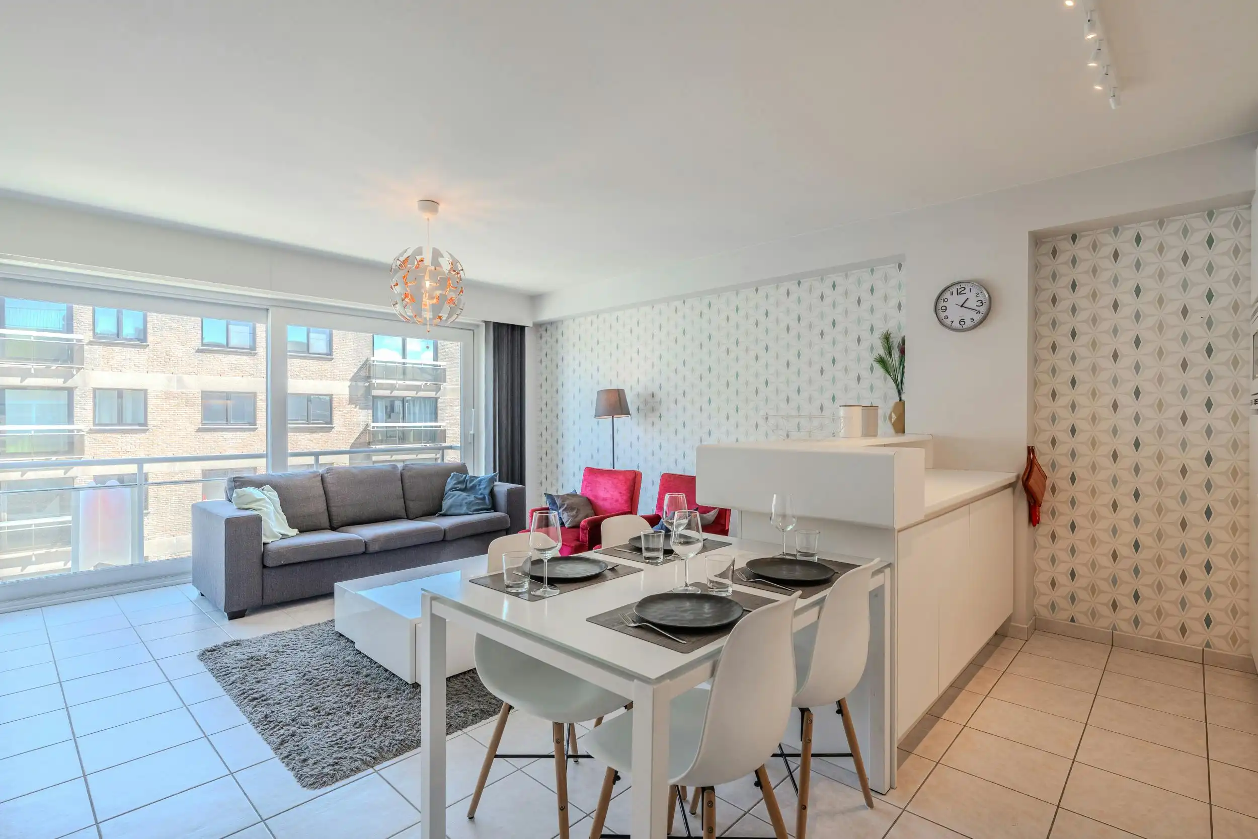 Prachtig appartement met 2 slaapkamers en zijdelings zeezicht !  foto 2