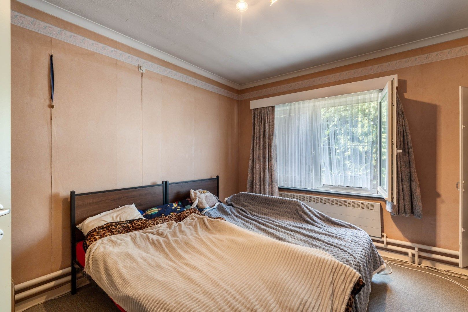 Comfortabele, halfvrijstaande woning op perceel van 7a19ca, rustige ligging! foto 14