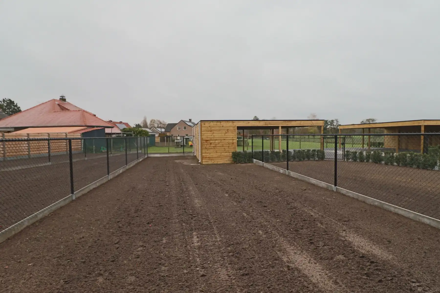 Woning met 4 slaapkamers en fietsenberging/carport op perceel van ca 327m² foto 19