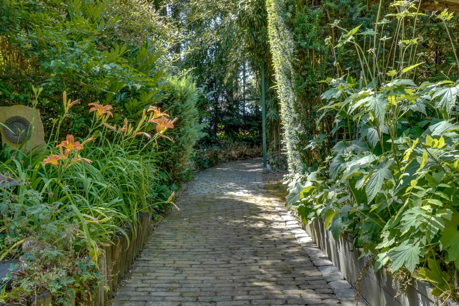 EXCLUSIEVE VILLA IN DOODLOPENDE STRAAT foto 52