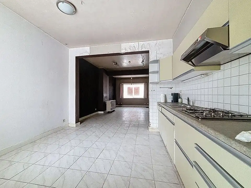 Te renoveren huis te koop in centrum Wuustwezel foto 2