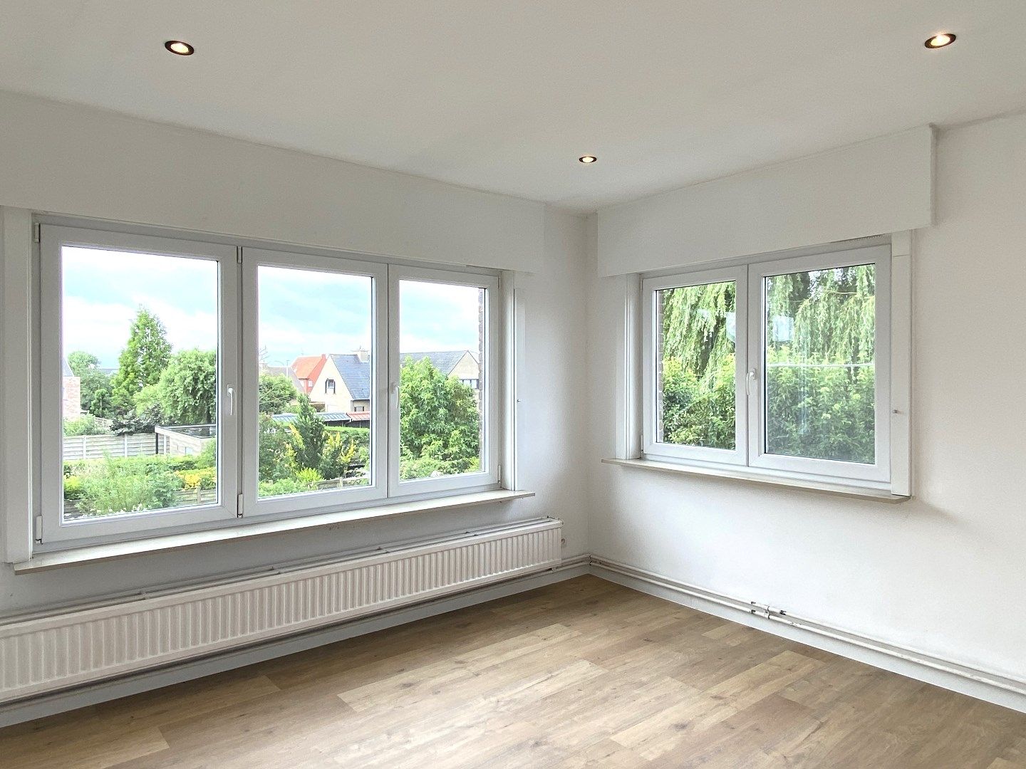HALF OPEN WONING MET TUIN | 3 SLPKS | UITERST RUSTIGE LIGGING foto 10