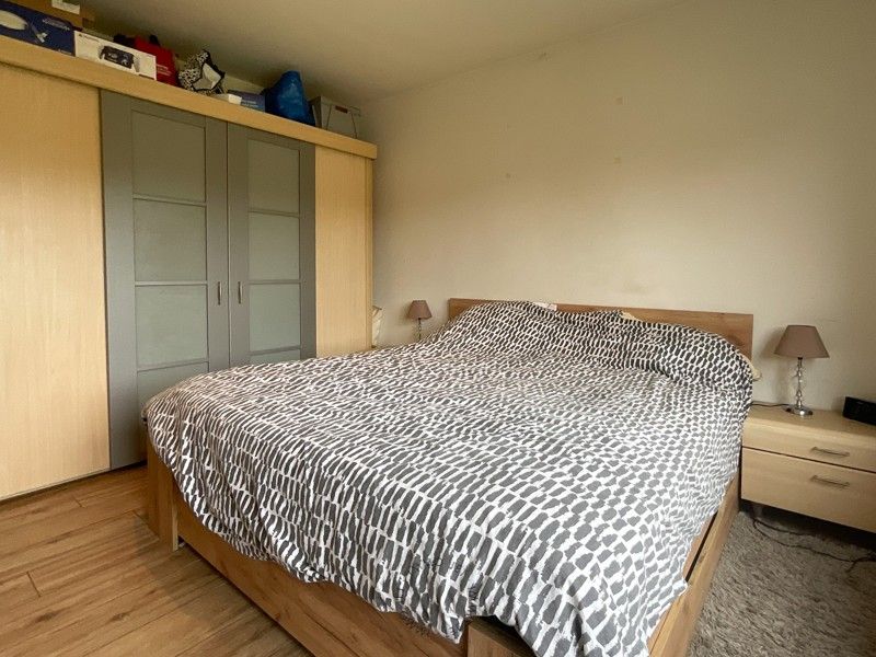 Gunstig gelegen appartement met twee slaapkamers, terras, tuin en autostaanplaats foto 7