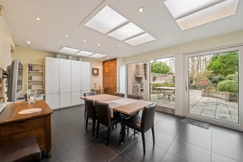 Veelzijdige woning met tuin en uitweg in Eernegem foto 12