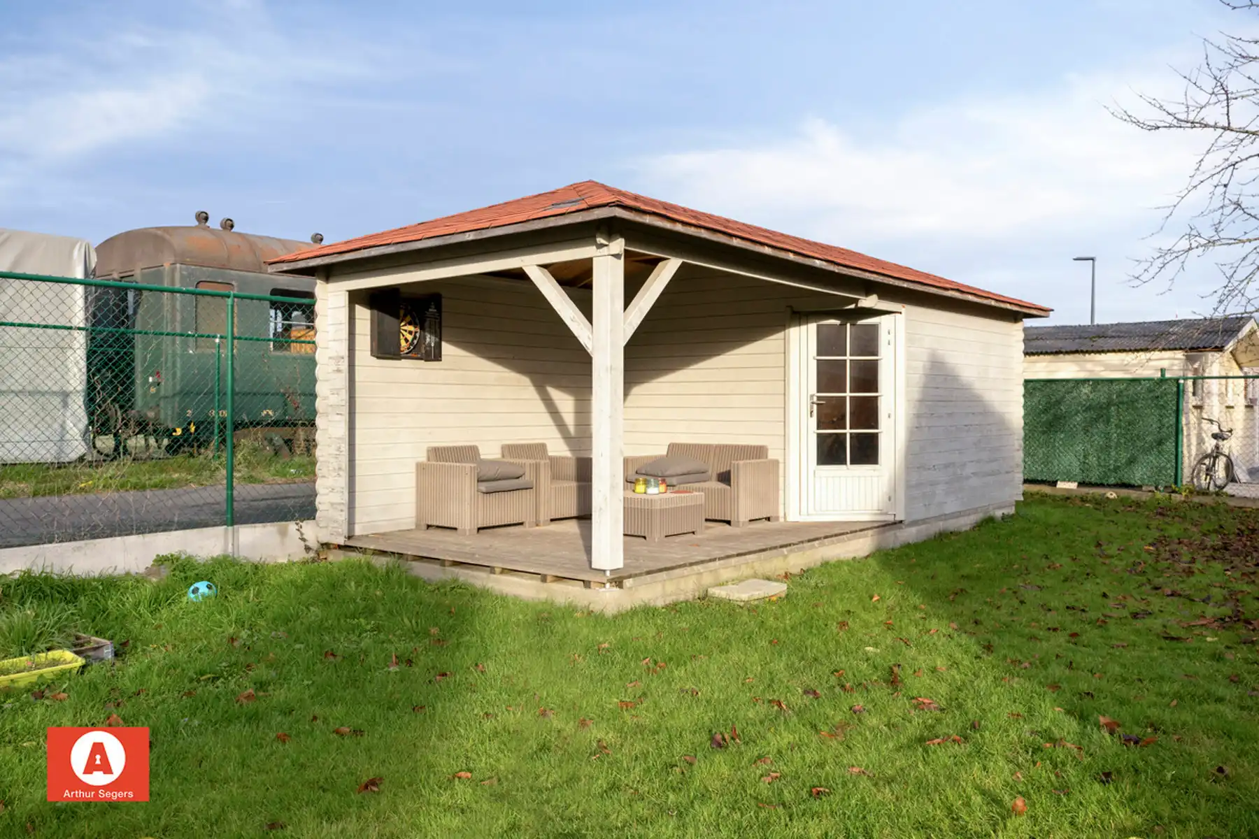 Karaktervolle open bebouwing met 5 slaapkamers en bureau foto 28