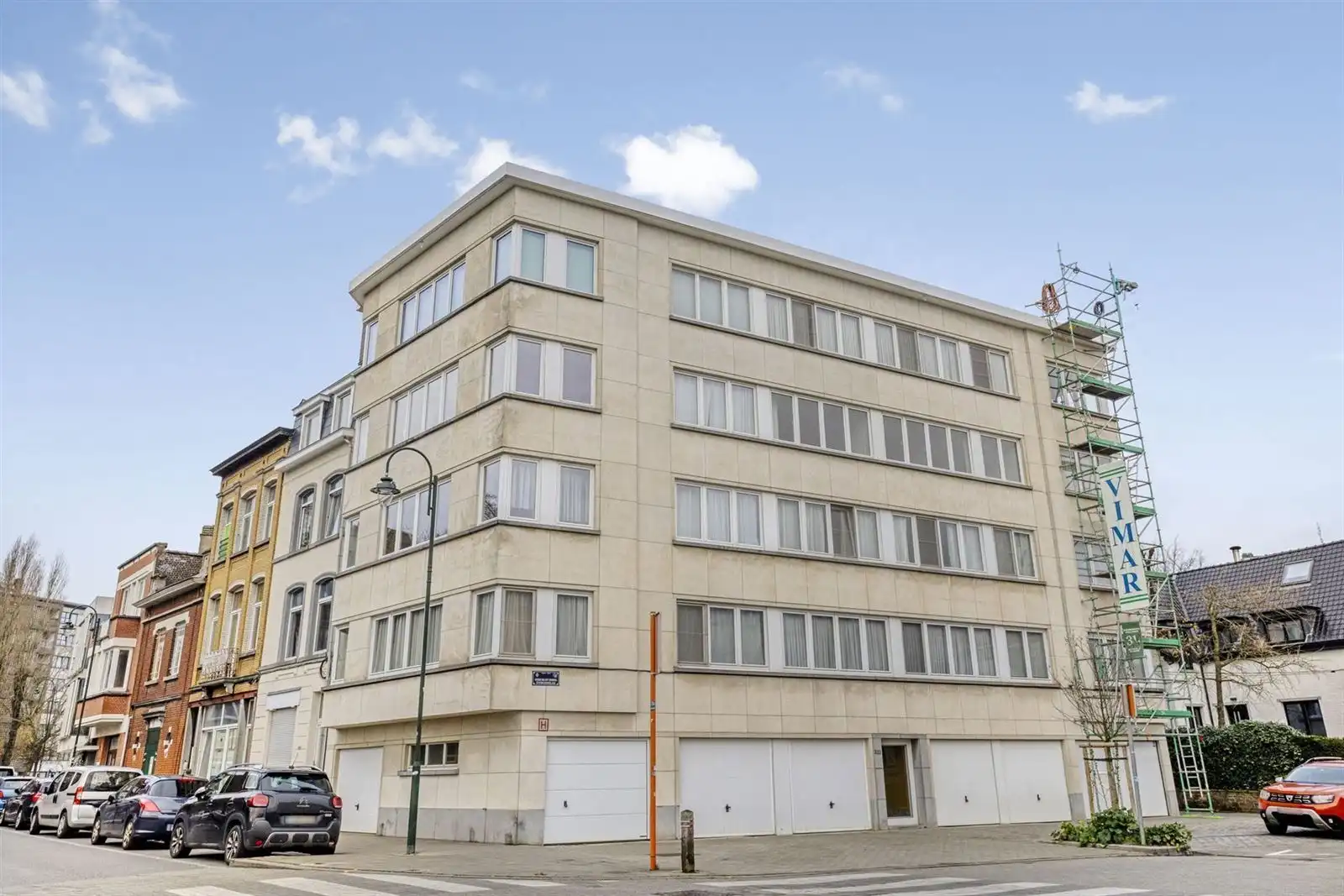 Gerenoveerd appartement met 1 slaapkamer en garage foto 10