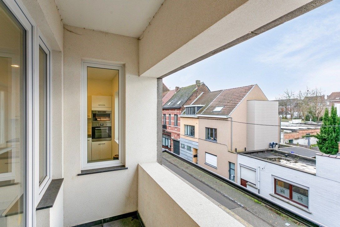Gerenoveerd penthouse app. 3 slpk. met terras en kelder foto 14