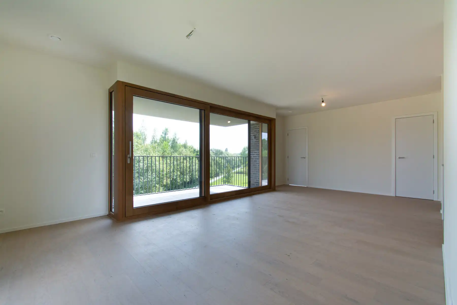 Rustig en comfortabel 2slpk appt. met zicht op park  foto 4
