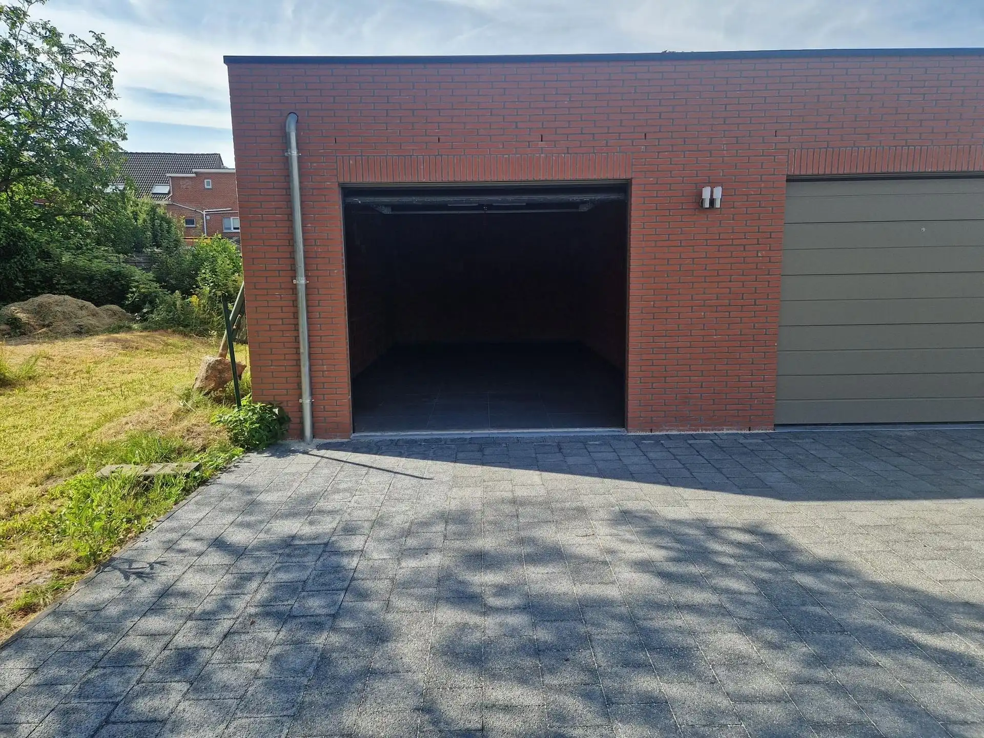 Ruime garagebox te Heist-Goor foto 2