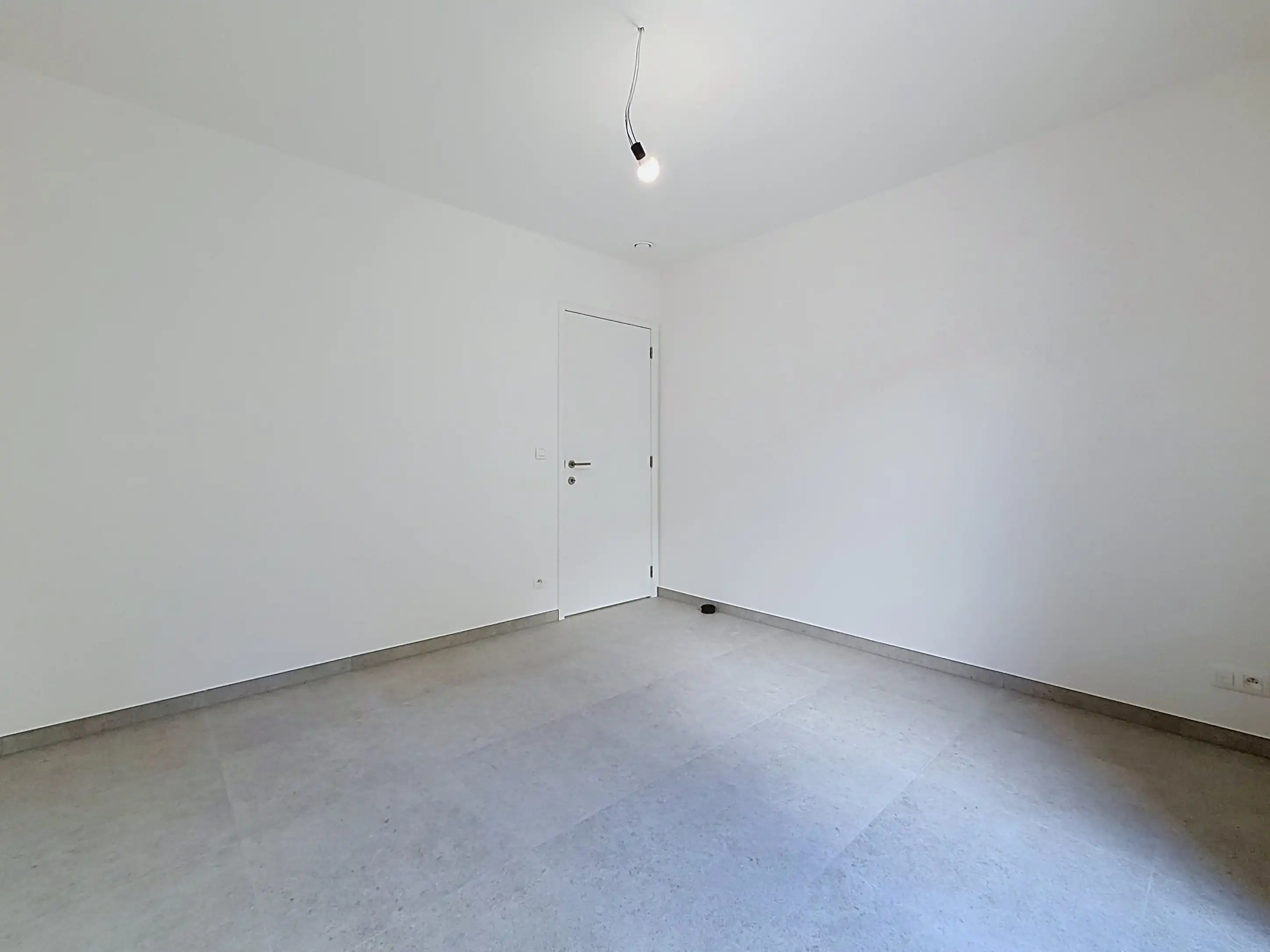 Nieuwbouwappartement te koop in Marke met 2 slaapkamers, zeer ruim terras van 50m² en een ruime woonoppervlakte foto 11