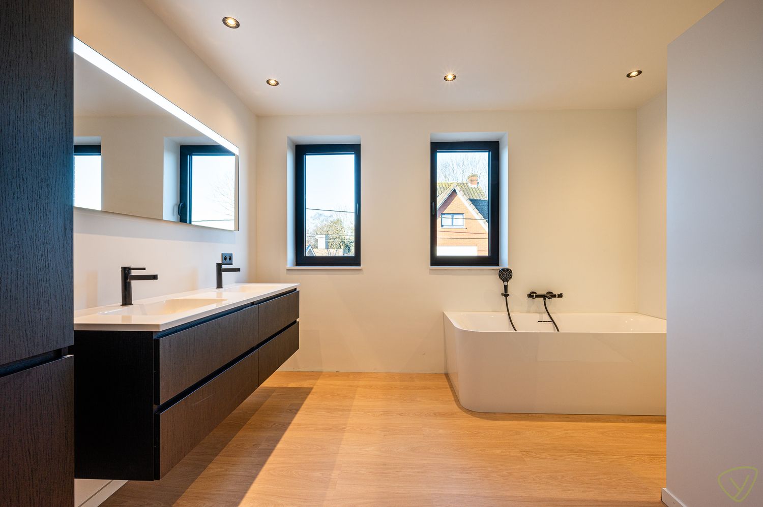 Uitzonderlijke woning te huur te Maldegem met een superieure afwerking. foto 13