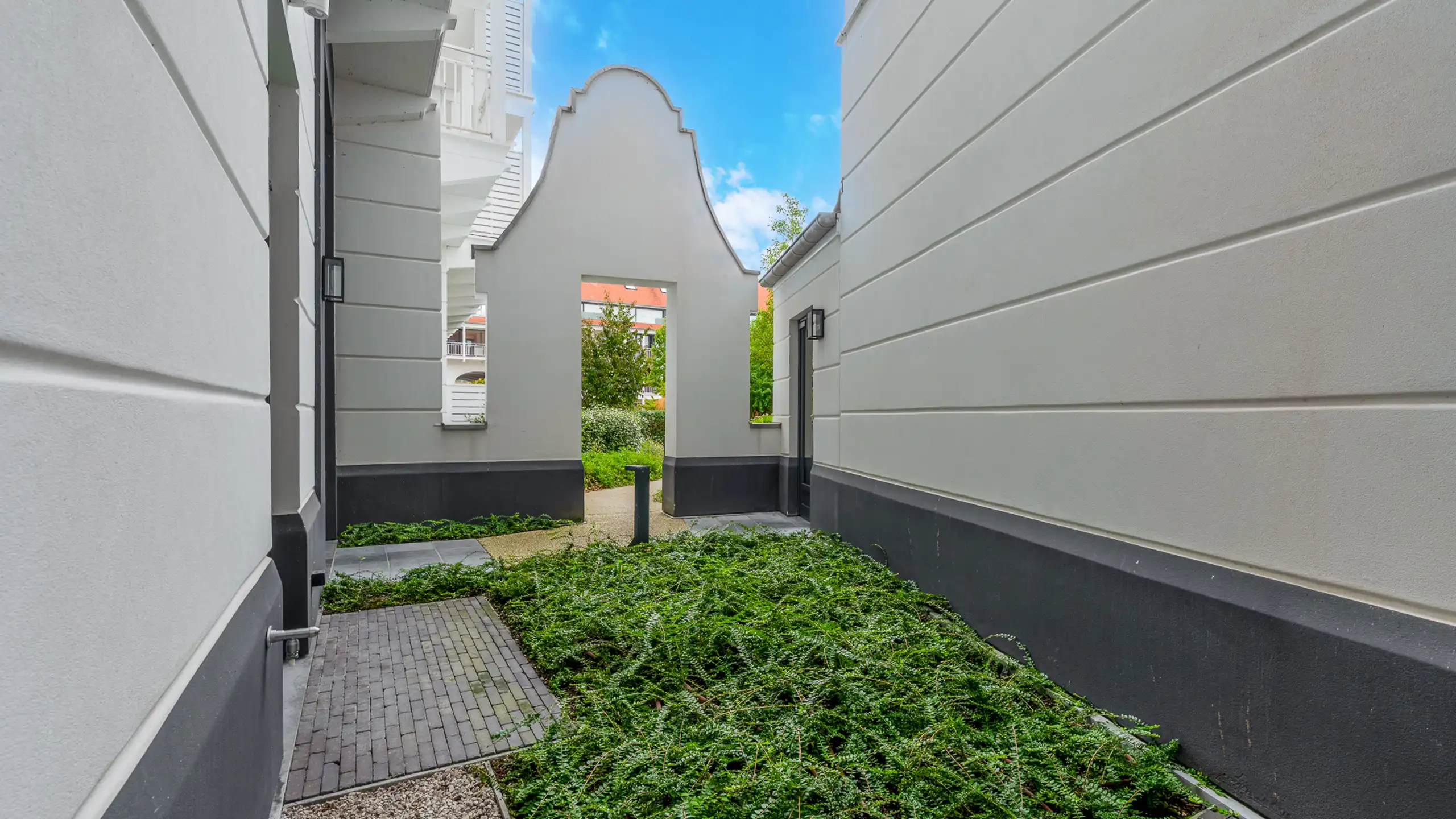 Nieuwbouwappartement met prachtig zicht op Lakeside  foto 31
