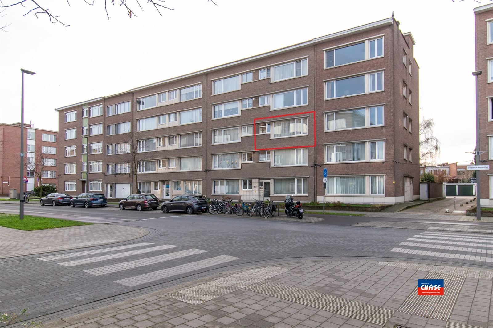 Appartement met 2 slpks, terras en kelder foto {{pictureIndex}}