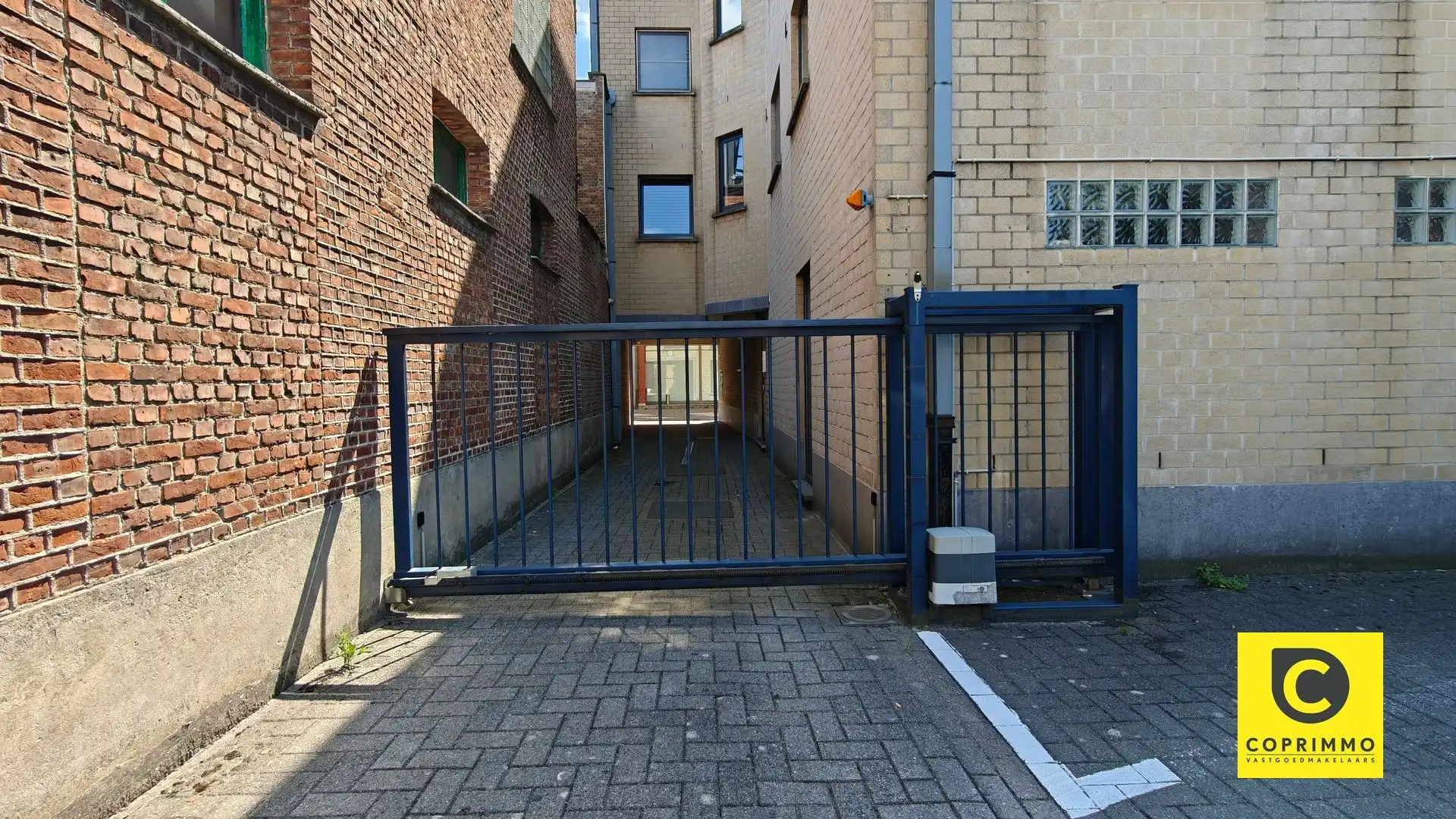 Afgesloten autostaanplaats  foto 4