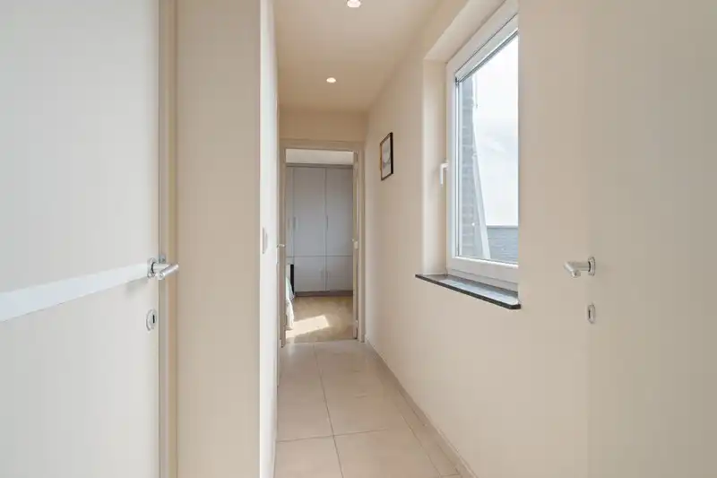 RECENT  EN CENTRAAL GELEGEN PENTHOUSE APPARTEMENT  MET  2 SLAAPKAMERS TE KOOP foto 10