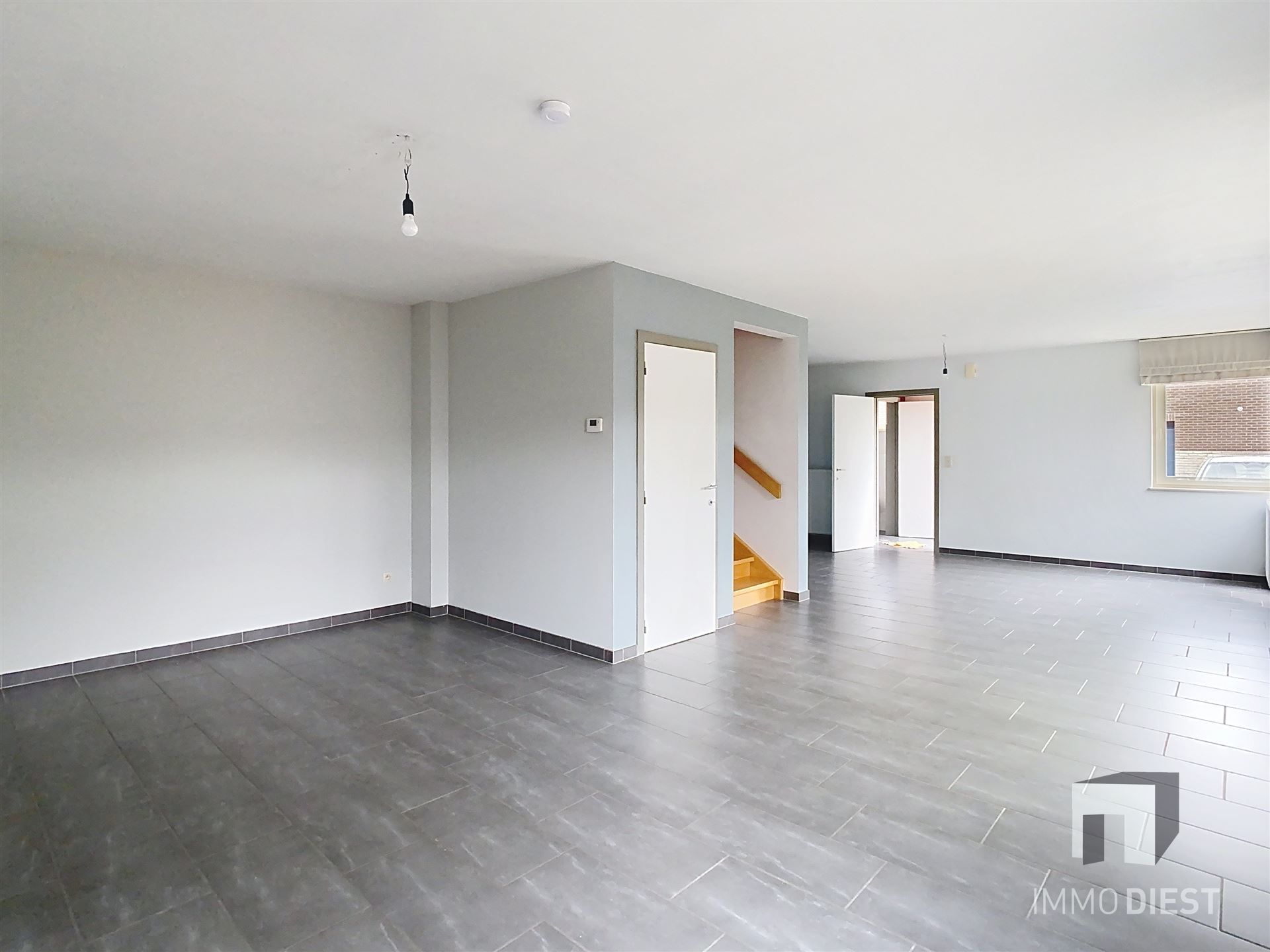met 3 slaapkamers en tuintje foto 3