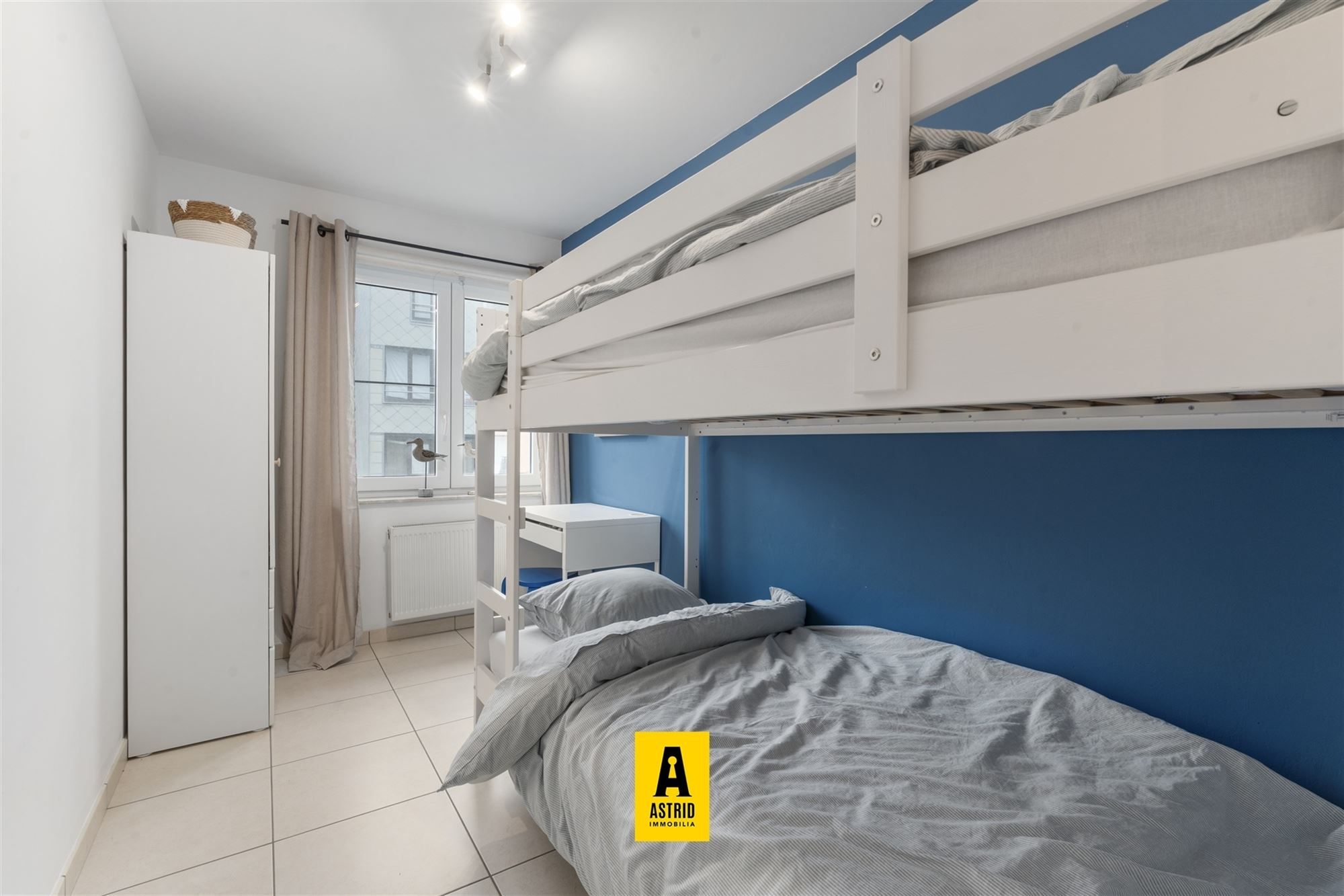 Instapklaar zonnig 2-slaapkamerappartement en garage in Bredene foto 10