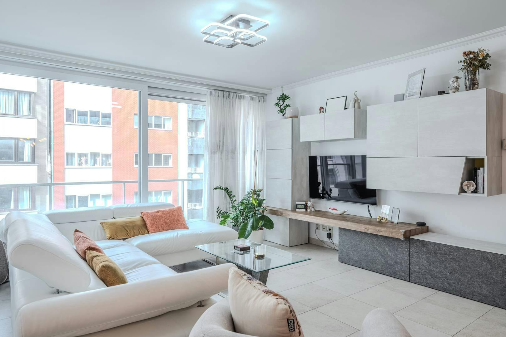 Instapklaar 2-slaapkamerappartement met terras in Oostende foto 6
