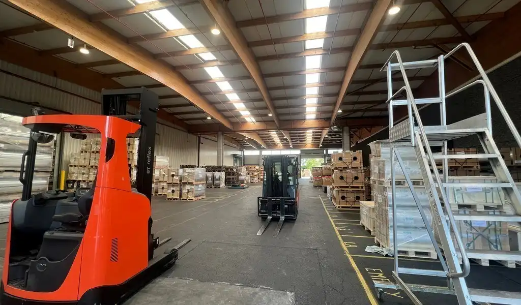 Logistiek bedrijfspand te huur in de haven van Gent foto 16