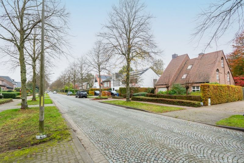 Instapklaar, villa met een zee van ruimte op toplocatie! foto 35