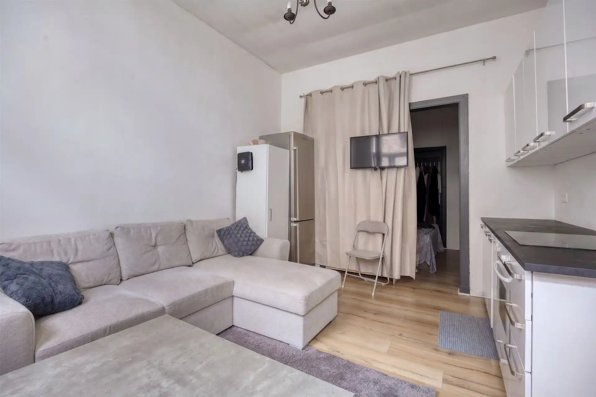 Ruime woning, momenteel ingericht als 4 studio's! foto 3