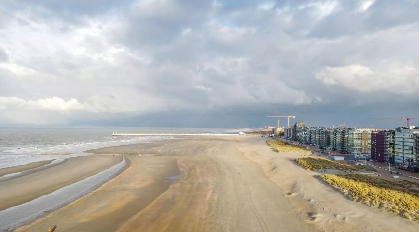 Appartement type doorloper gelegen op Zeedijk te Nieuwpoort foto 14