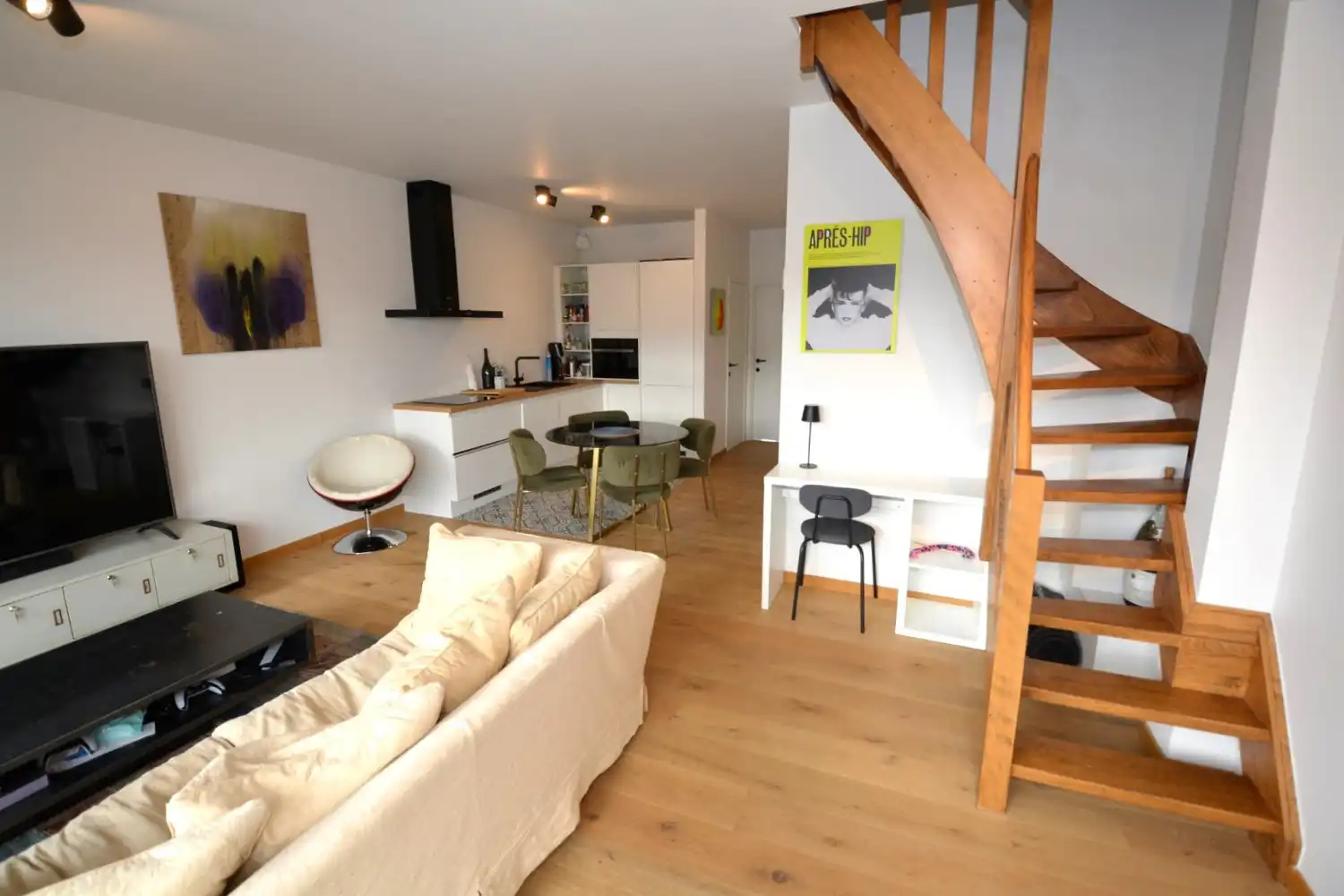 GERENOVEERD APPARTEMENT MET 2 SLK EN 2 RUIME TERRASSEN! foto 2