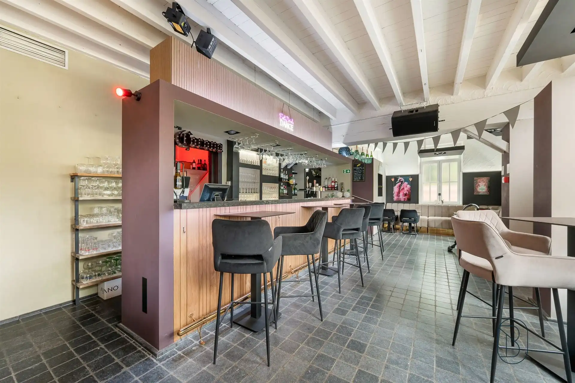 Ideale charmante horecazaak met woonst!  foto 9